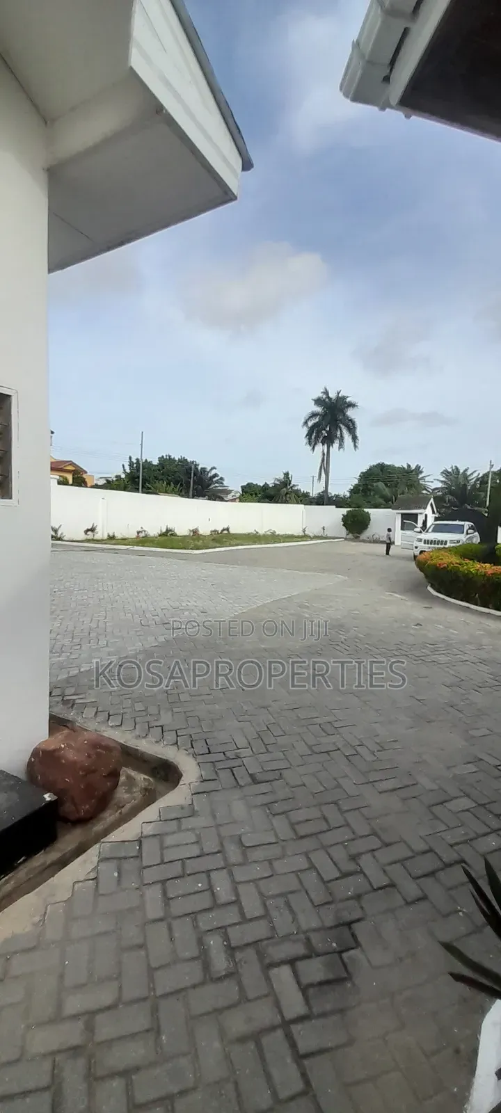 11bdrm House in East Legon, Ghana Link Area for rent