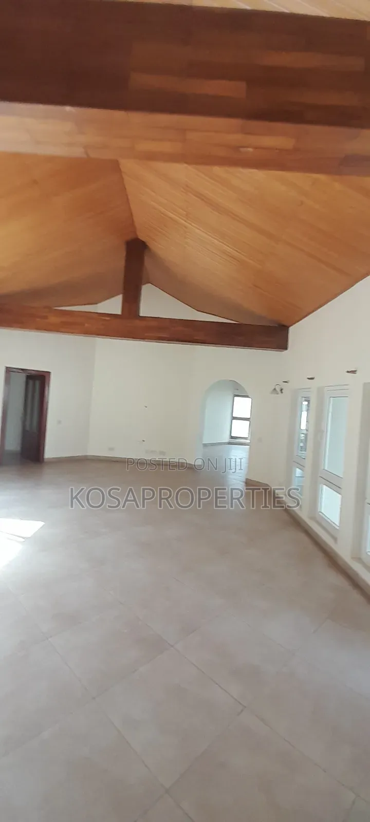 11bdrm House in East Legon, Ghana Link Area for rent