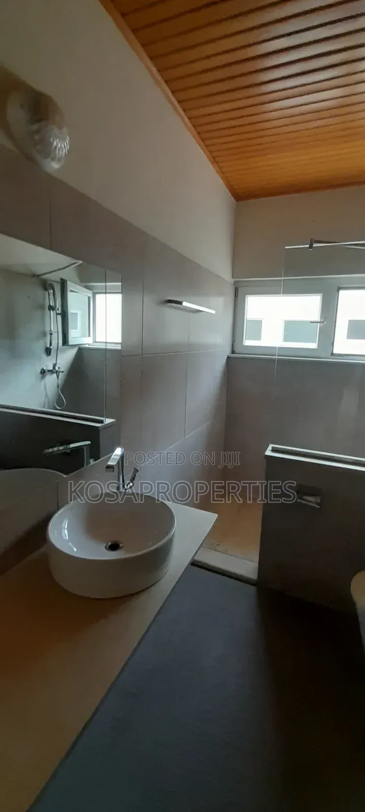11bdrm House in East Legon, Ghana Link Area for rent