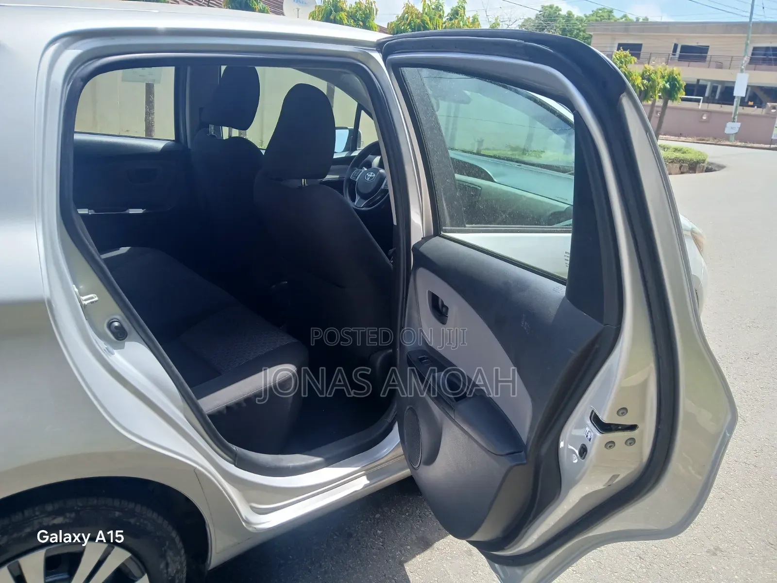 Toyota Yaris LE Hatchback 3dr 2017 Silver