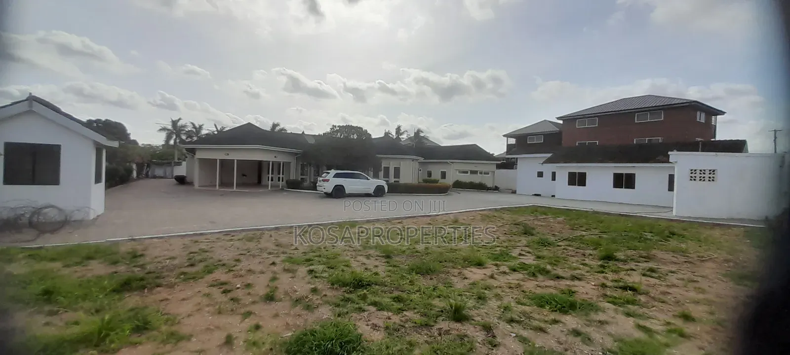 11bdrm House in East Legon, Ghana Link Area for rent