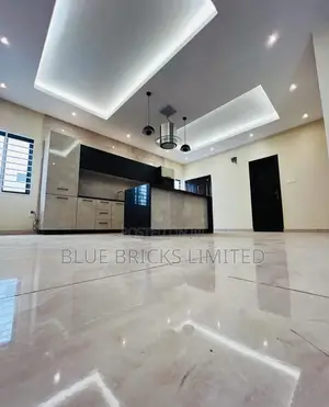 5bdrm House in Lakeside for sale