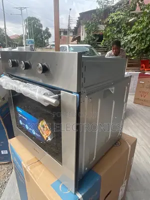 Midea Built-in Electric Oven With Triple Glazed Door