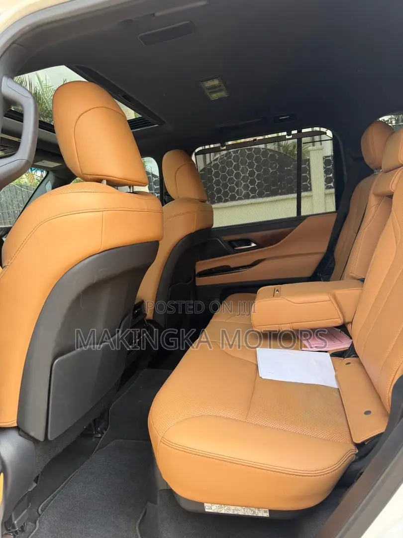Lexus LX 600 2023 White