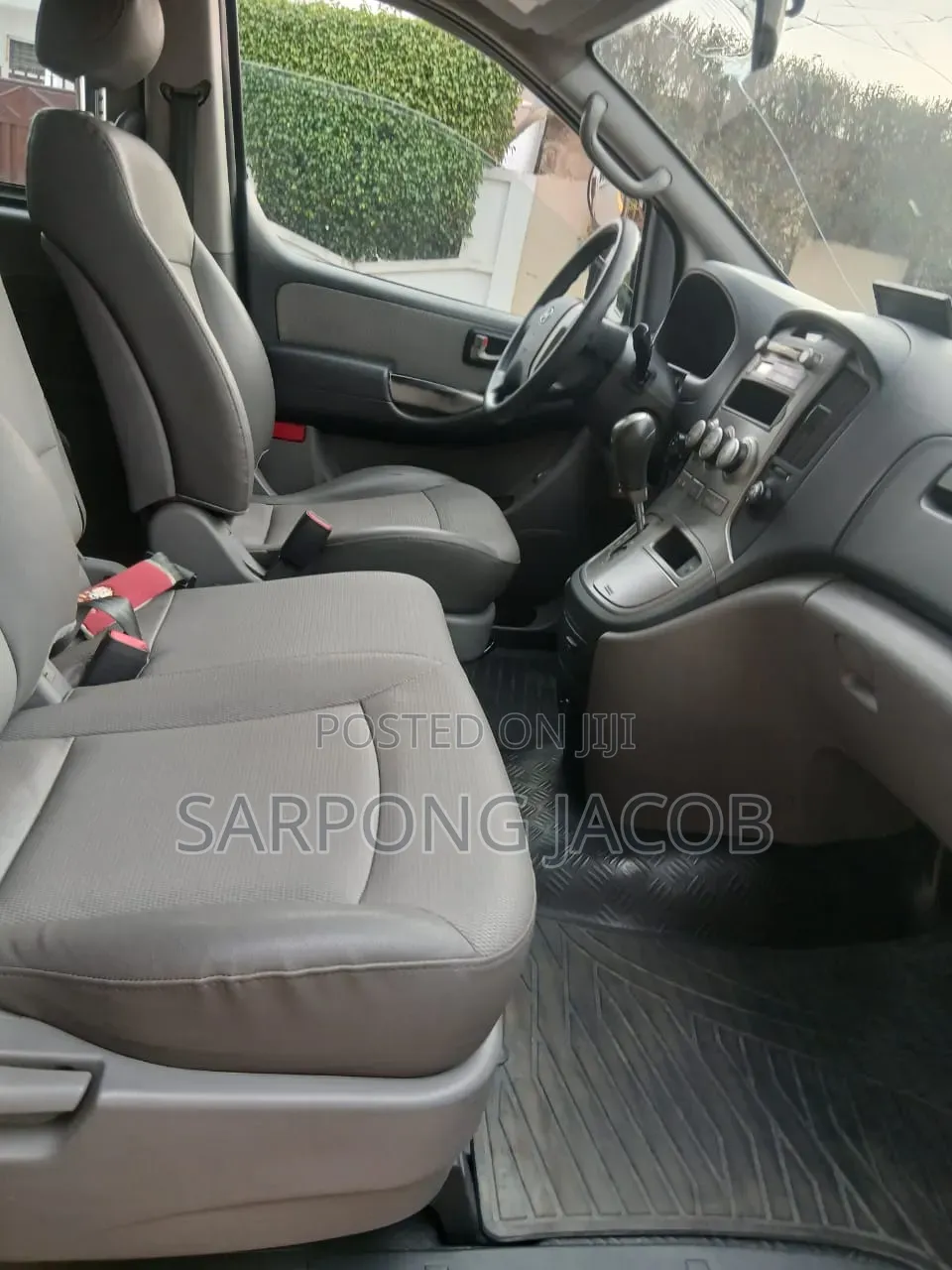 Hyundai Starex 2014 Yellow