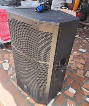 JBL Prx615m 15inches Active Stage Monitor Speaker.
