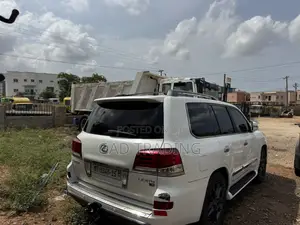 Lexus LX 2015 White