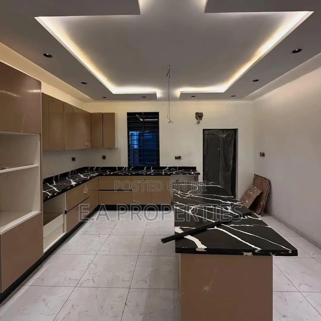 4bdrm House in Ea Properties, Lake Side Estate for sale