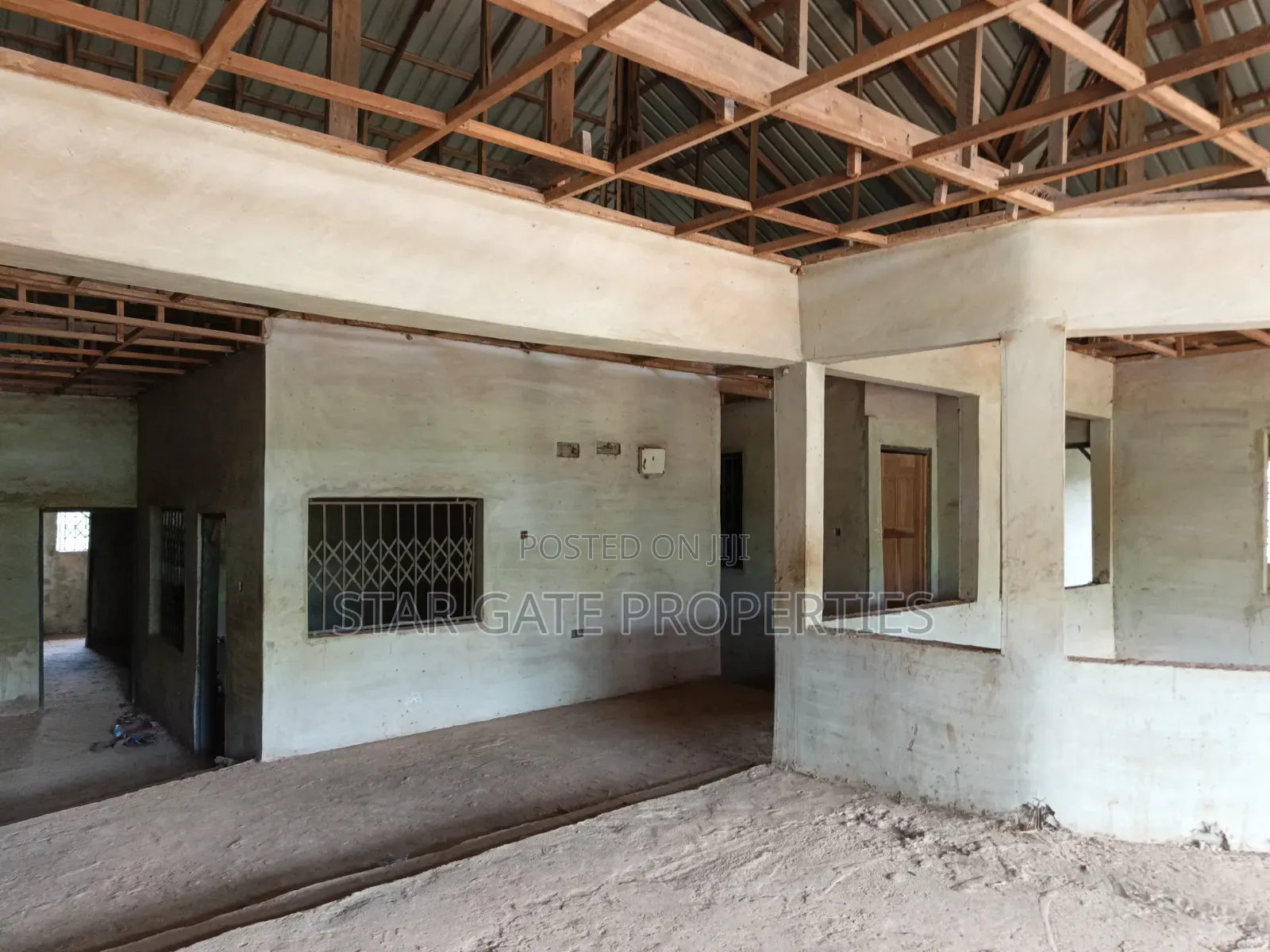 20bdrm House in Adankwaame ( Near, Kumasi Metropolitan for sale
