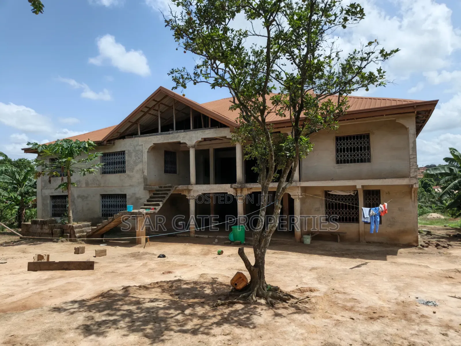 20bdrm House in Adankwaame ( Near, Kumasi Metropolitan for sale