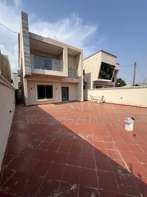 4bdrm Duplex in Lakeside Estates, Ashaley Botwe for sale