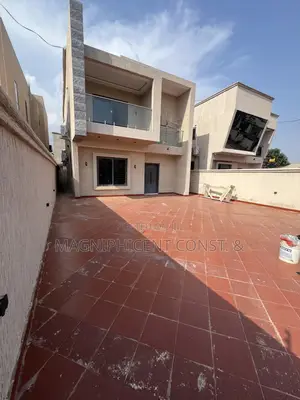 4bdrm Duplex in Lakeside Estates, Ashaley Botwe for sale