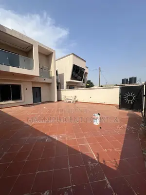 4bdrm Duplex in Lakeside Estates, Ashaley Botwe for sale