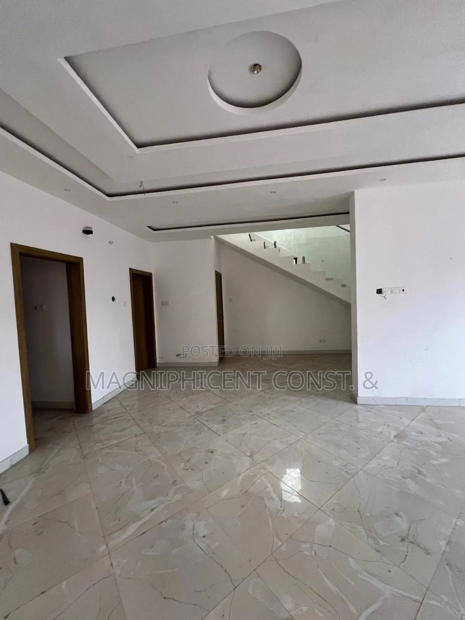 4bdrm Duplex in Lakeside Estates, Ashaley Botwe for sale