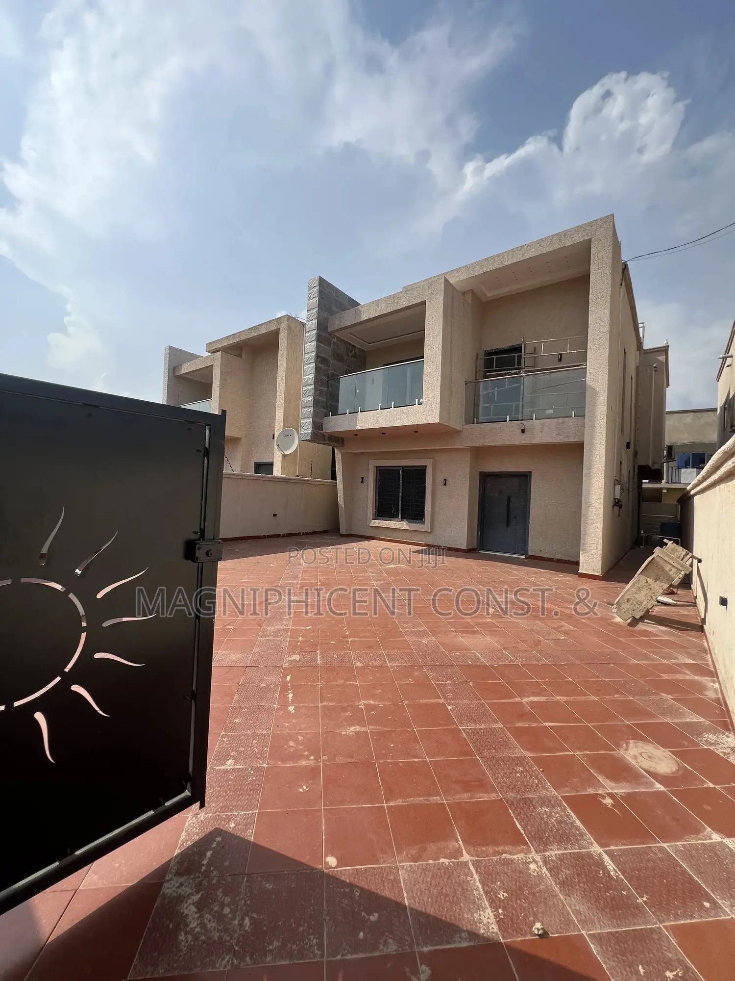 4bdrm Duplex in Lakeside Estates, Ashaley Botwe for sale