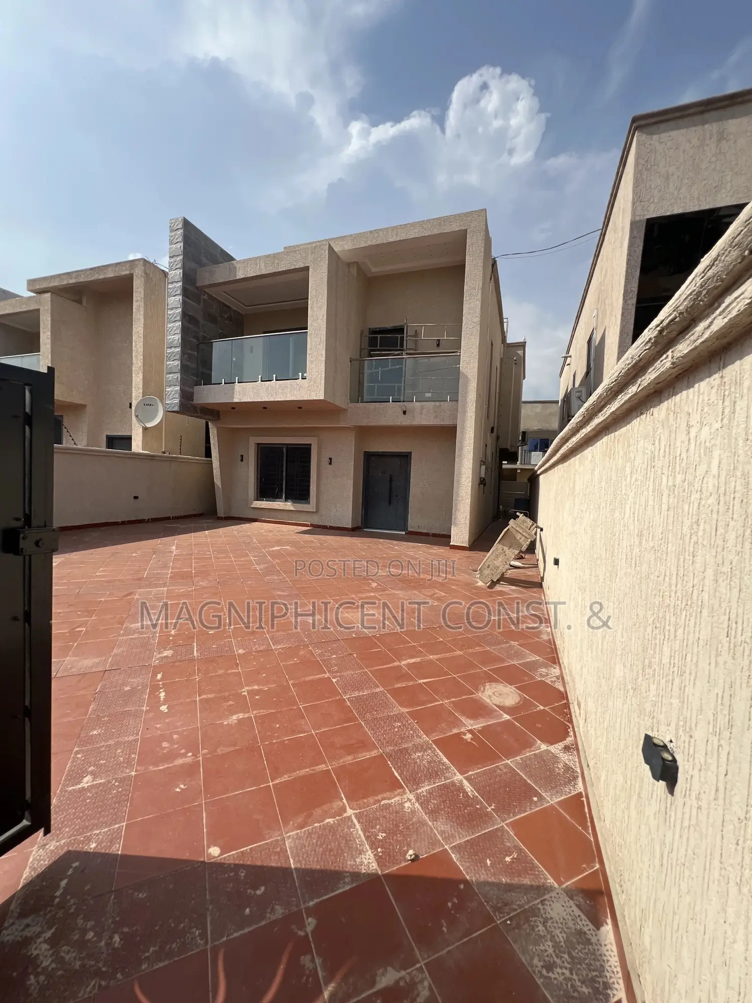 4bdrm Duplex in Lakeside Estates, Ashaley Botwe for sale