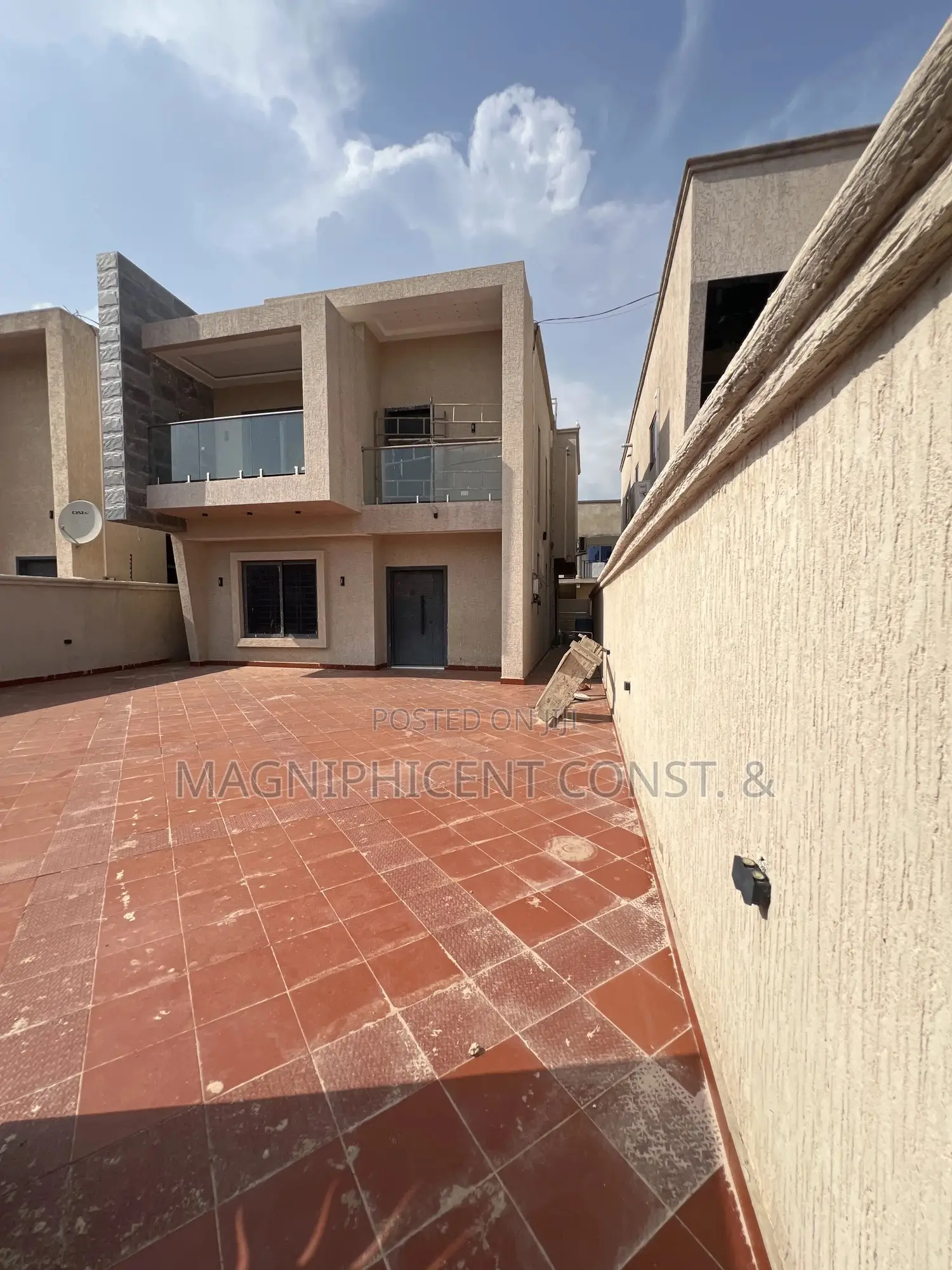 4bdrm Duplex in Lakeside Estates, Ashaley Botwe for sale