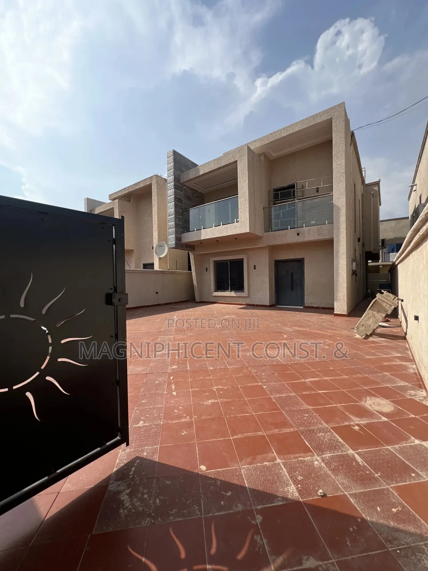 4bdrm Duplex in Lakeside Estates, Ashaley Botwe for sale
