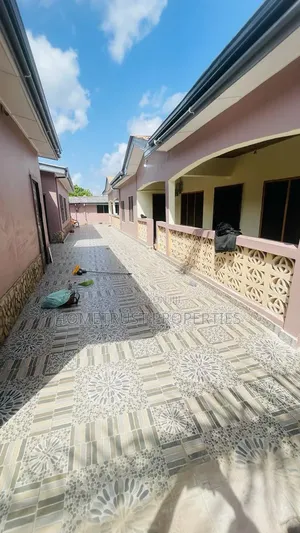 12bdrm Apartment in Kasoa Cal Bank Area, New Market for sale
