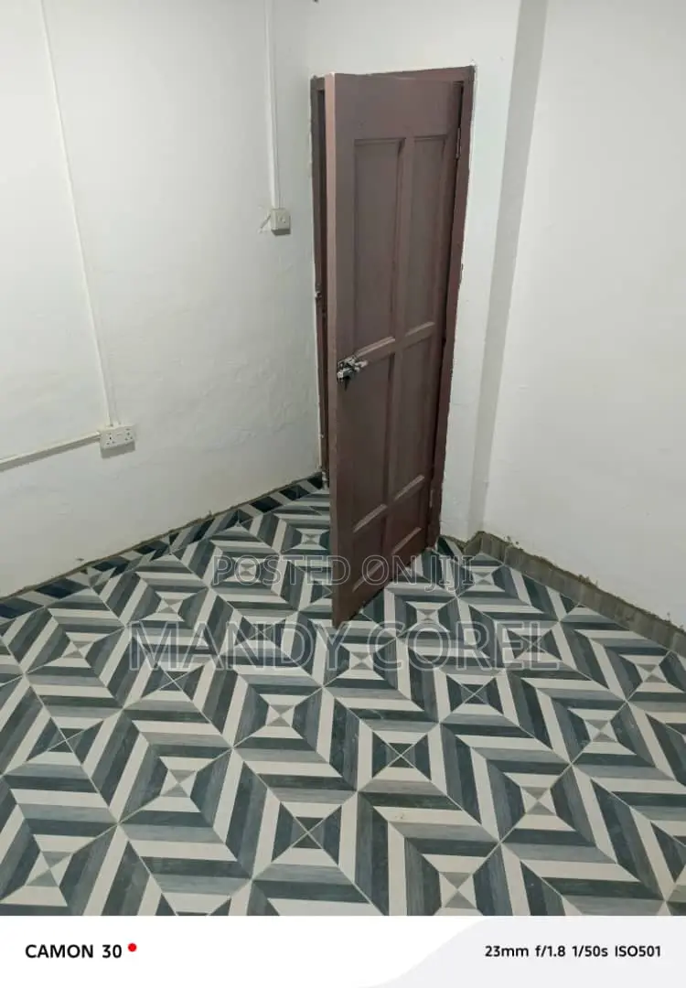 1bdrm Room & Parlour in Peace Clinic Area for rent