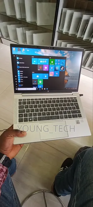 Laptop HP EliteBook 830 G7 8GB Intel Core i5 SSD 256GB