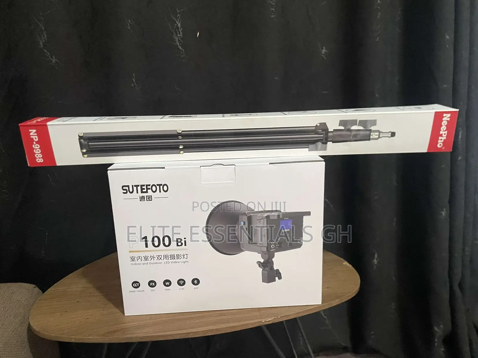 Sutefoto 100bi Light Comes With Two Batteries And A Tripod