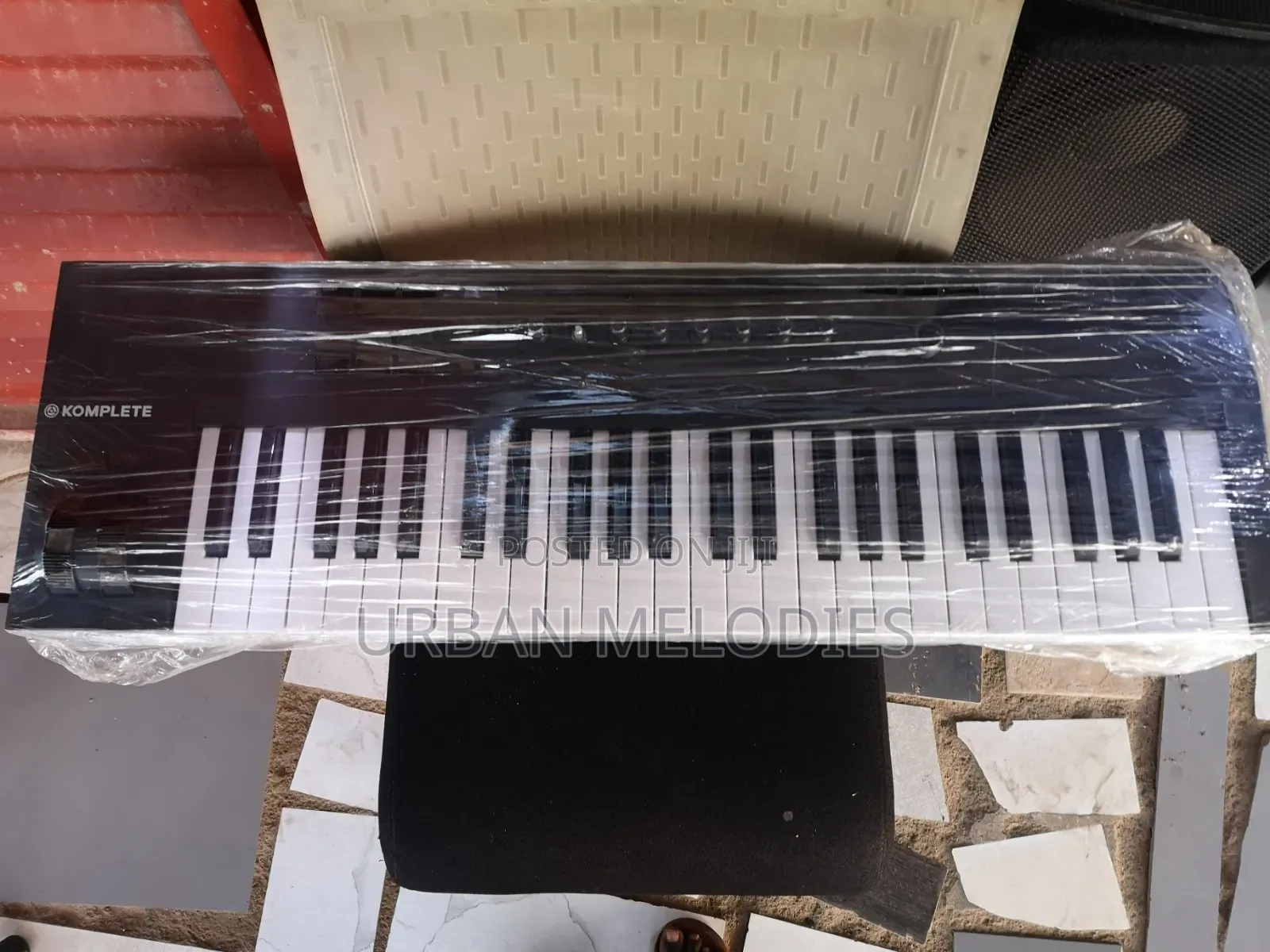Komplete Kontrol Midi Keyboard A49