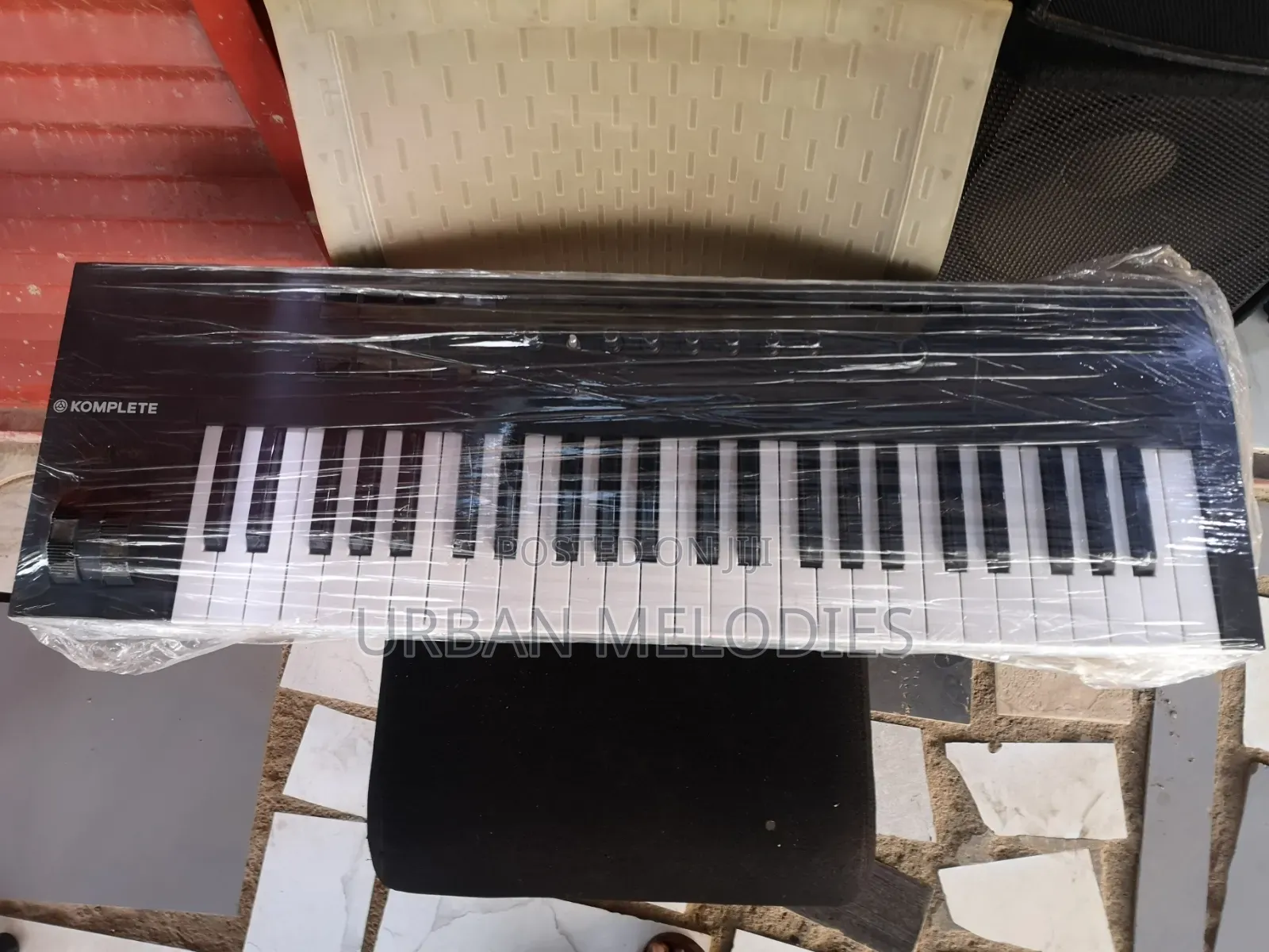 Komplete Kontrol Midi Keyboard A49