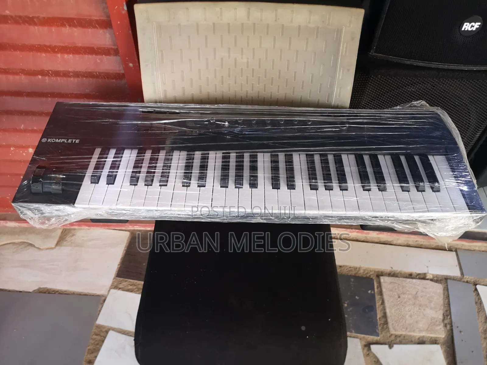 Komplete Kontrol Midi Keyboard A49