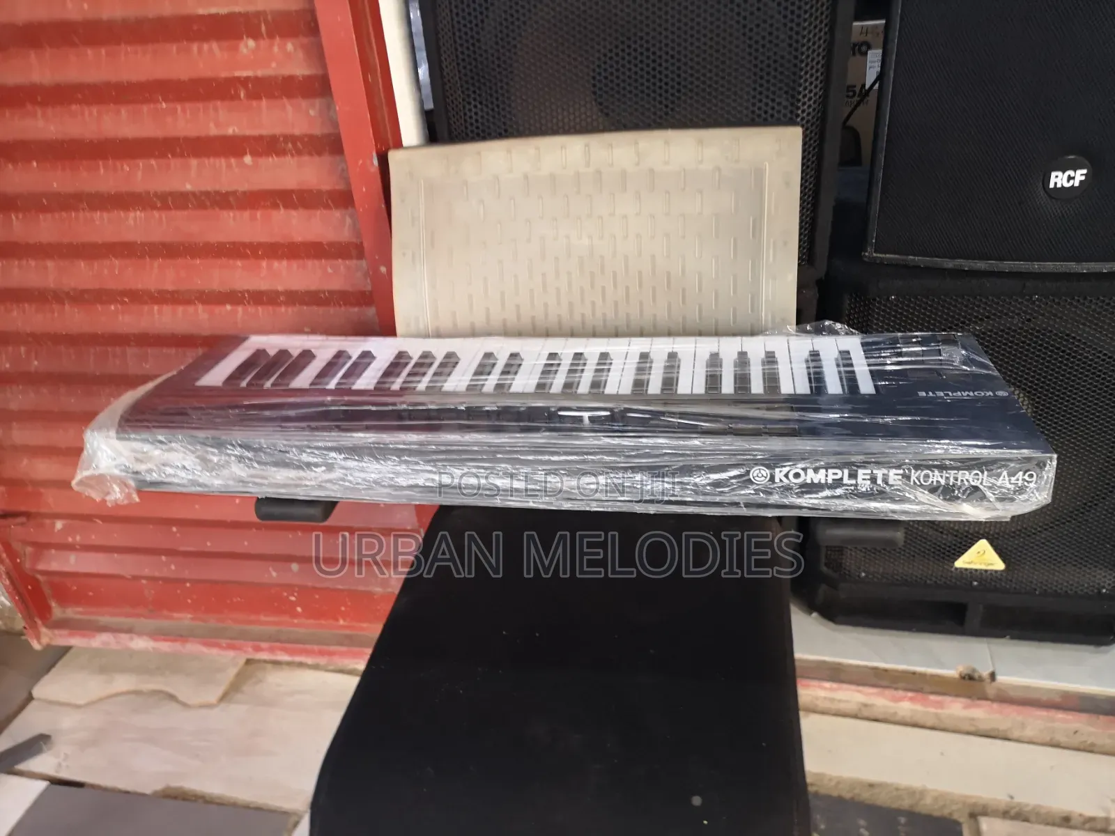 Komplete Kontrol Midi Keyboard A49