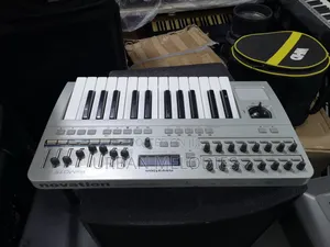 Novation Remote 25 Midi Keyboard