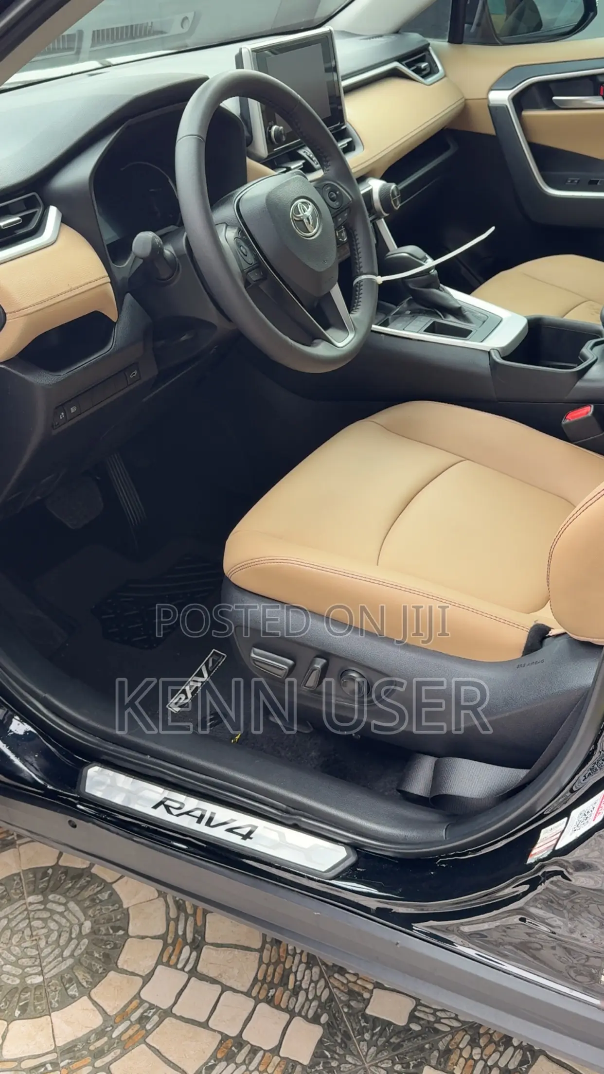Toyota RAV4 XLE Premium 2025 Black
