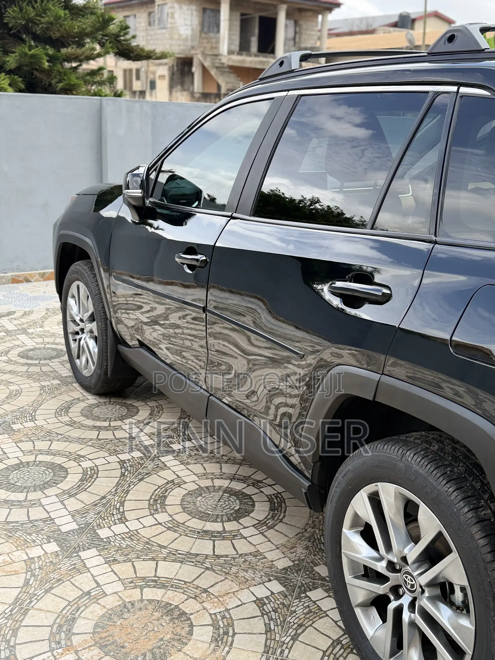 Toyota RAV4 XLE Premium 2025 Black