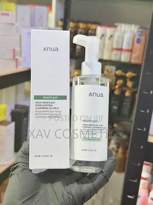 Anua Heartleaf Pores Control Cleansing Oil