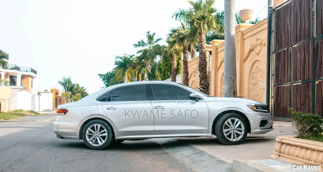 Volkswagen Passat 2021 Silver