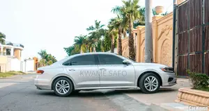 Volkswagen Passat 2021 Silver