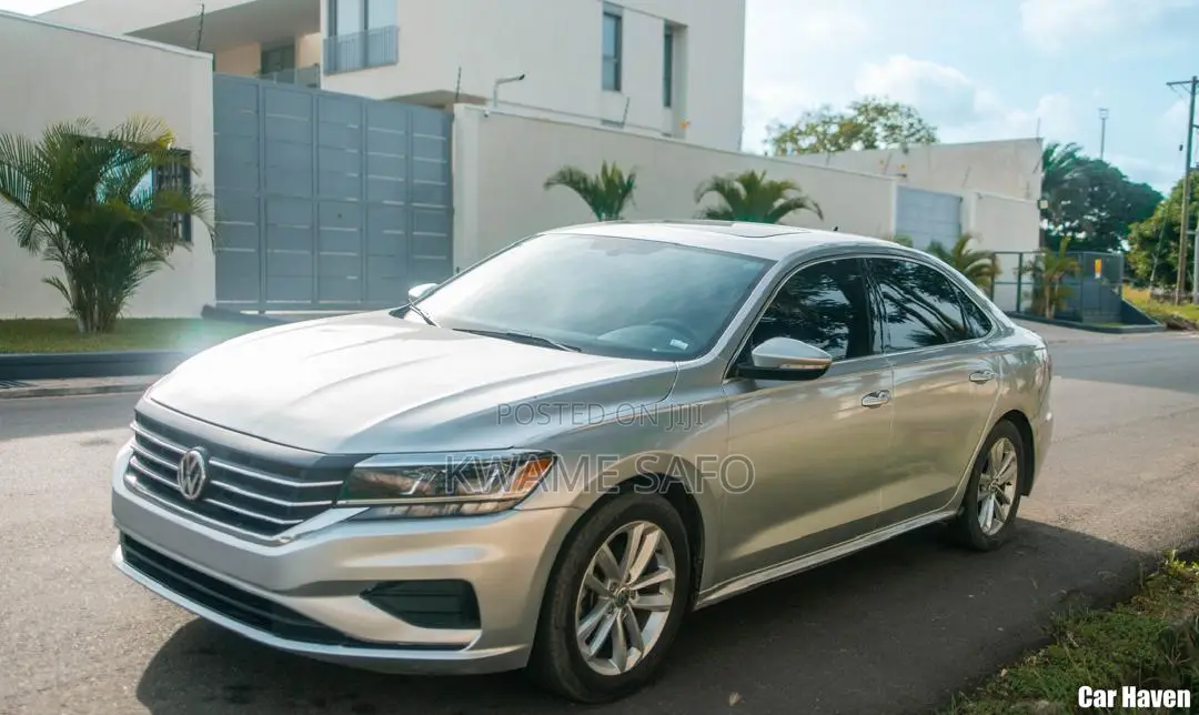 Volkswagen Passat 2021 Silver