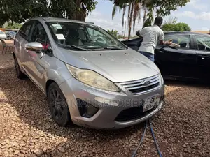 Ford Fiesta 2012 Gray