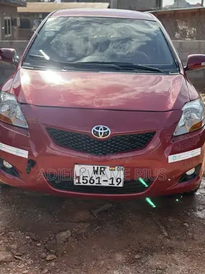 Toyota Yaris 1.5 2009 Red