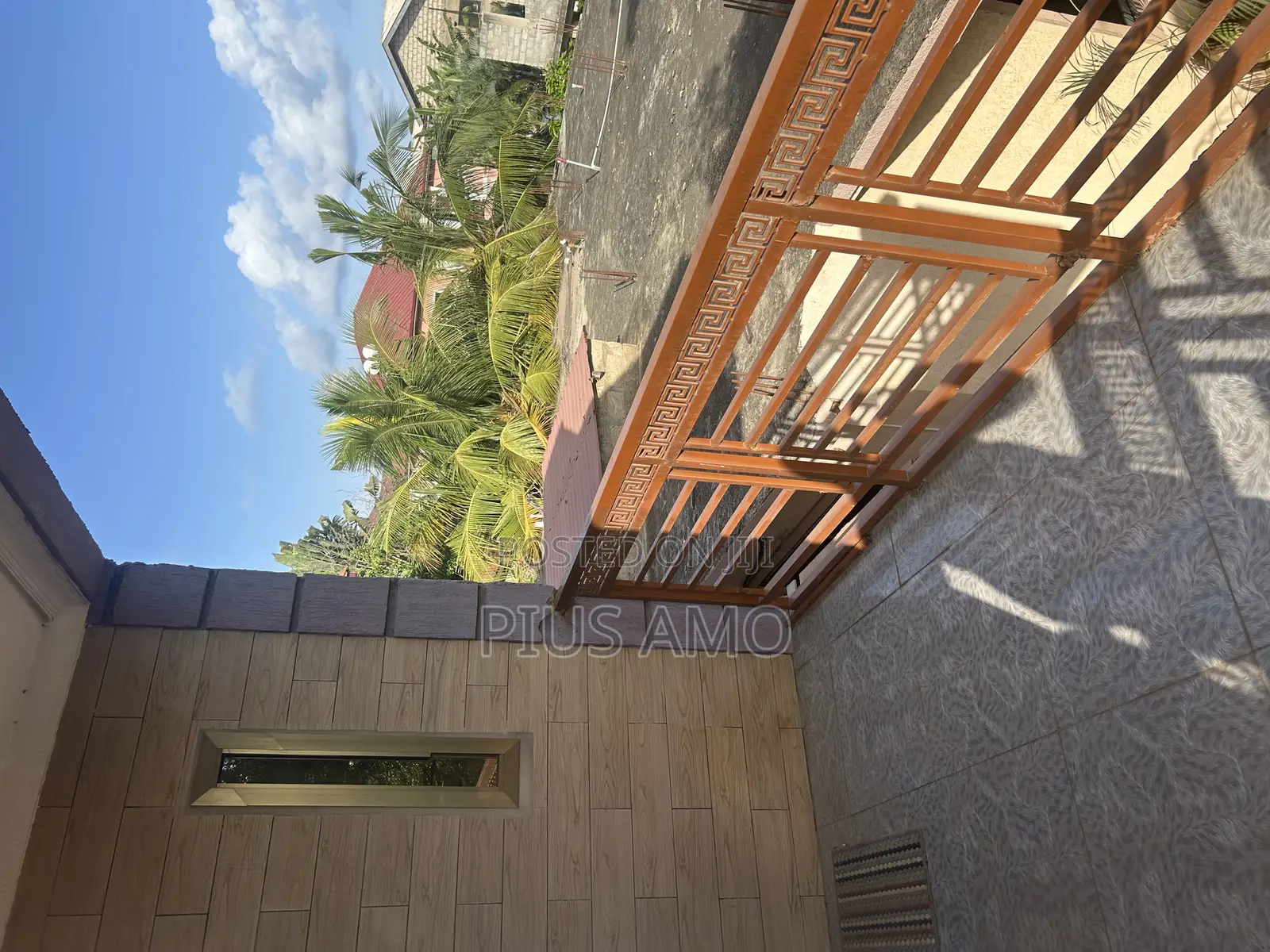 3bdrm Duplex in Teshie Bushroad for rent