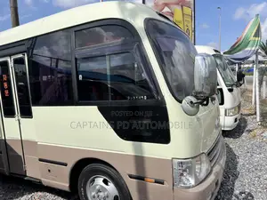 Hyundai County 2012 White