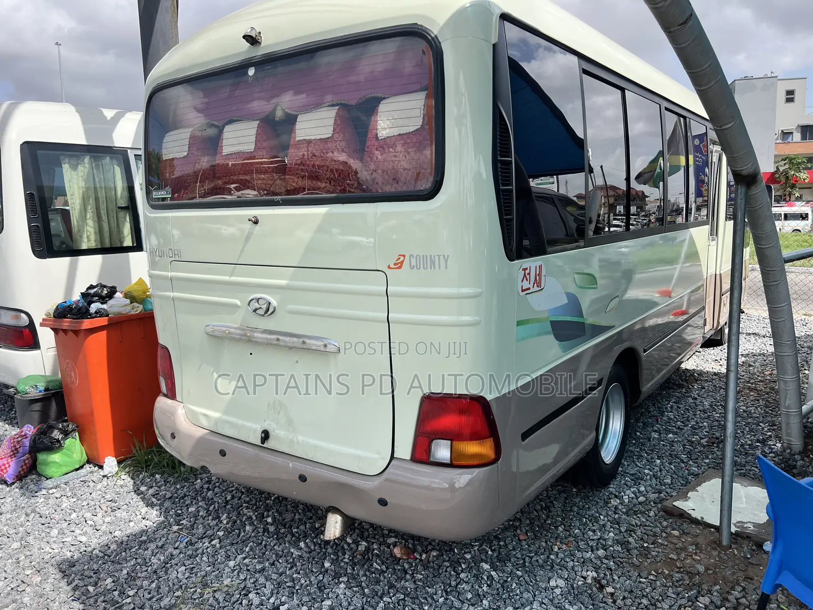 Hyundai County 2012 White