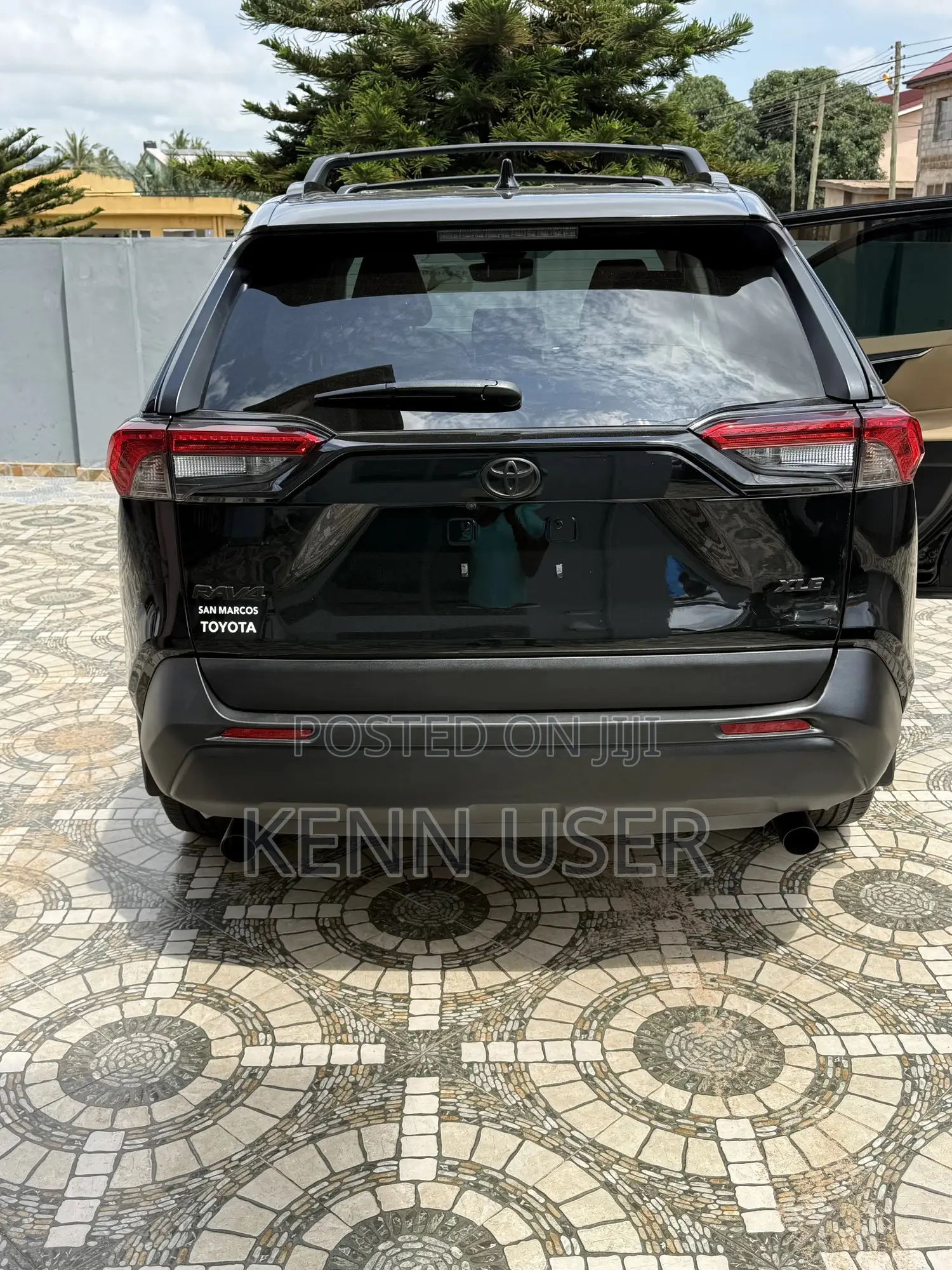 Toyota RAV4 XLE Premium 2025 Black