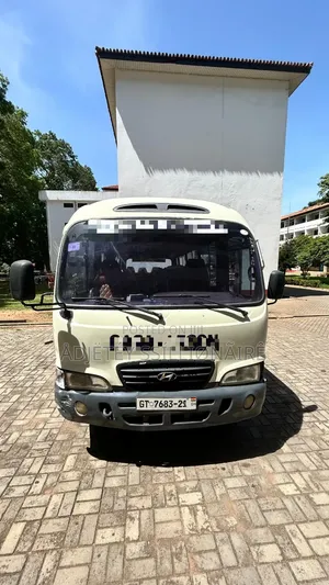 Hyundai County 2010 White
