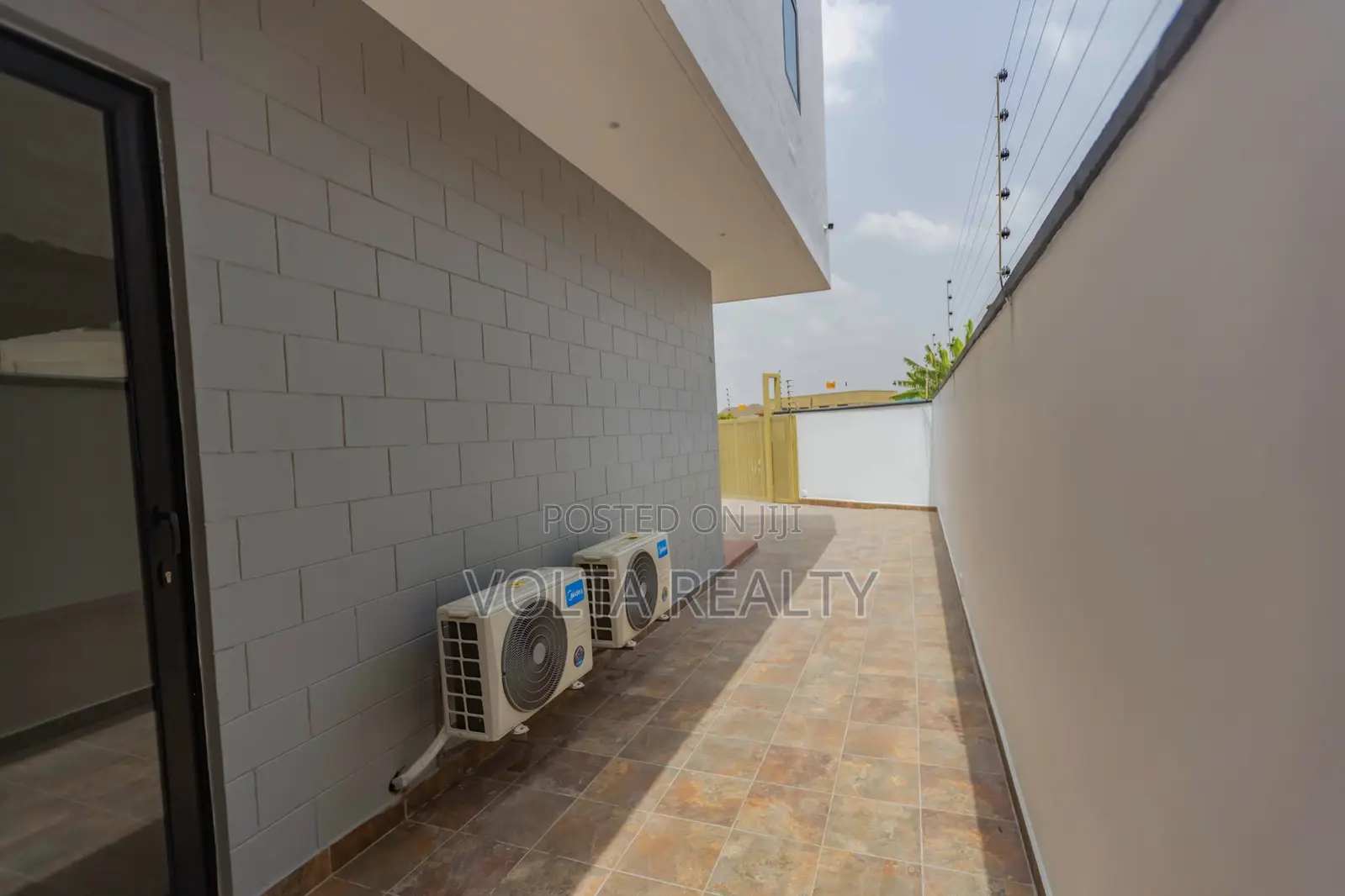 Furnished 3bdrm House in Mantselux, Baatsona Total for sale