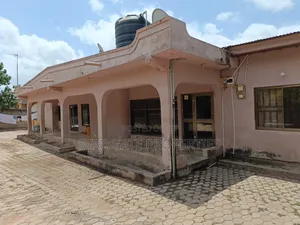 7bdrm House in Atonsu Esereso (, Kumasi Metropolitan for sale