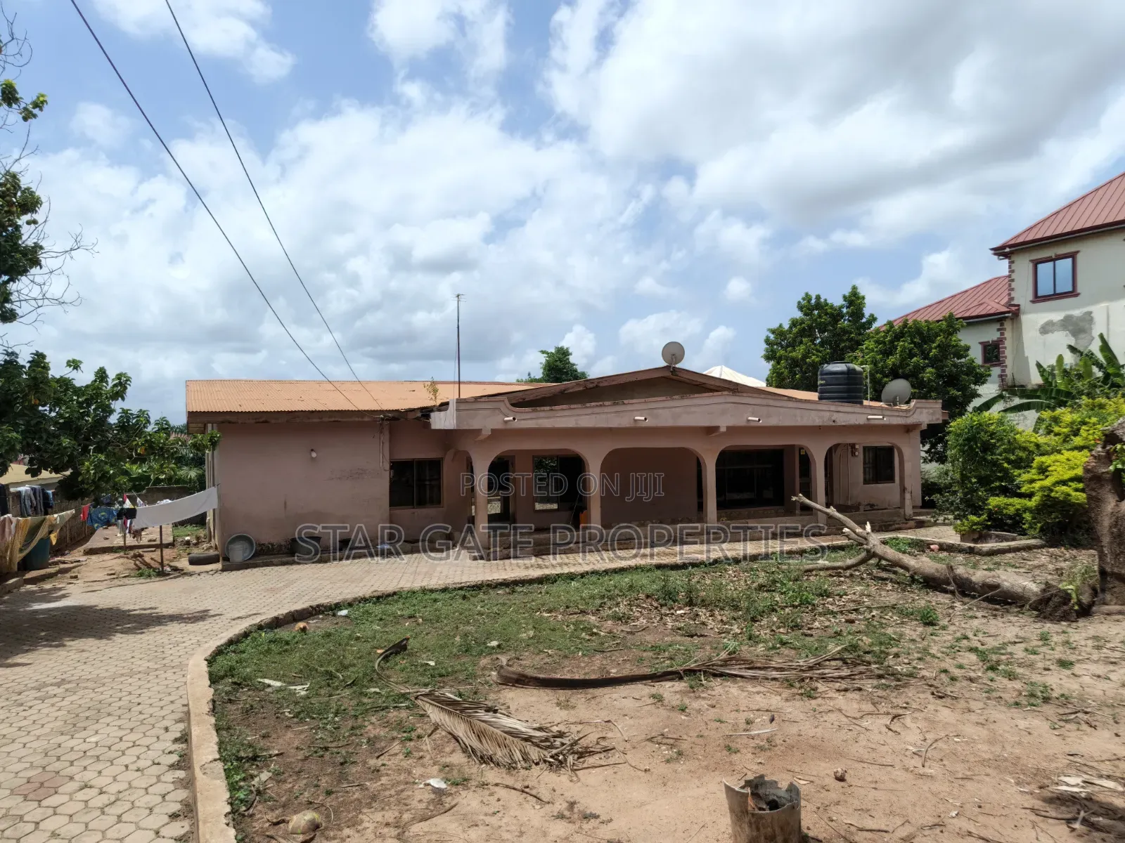 7bdrm House in Atonsu Esereso (, Kumasi Metropolitan for sale