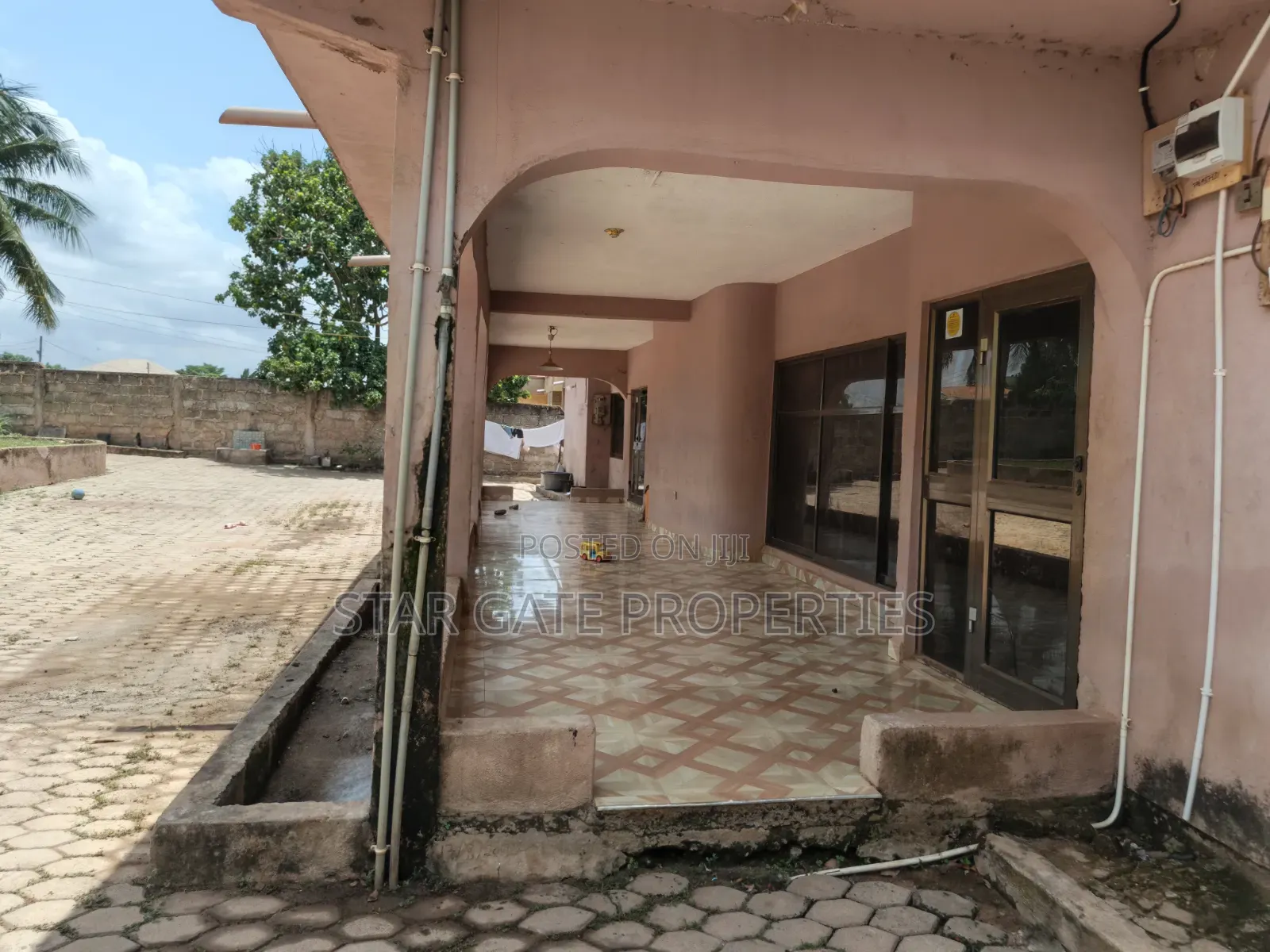 7bdrm House in Atonsu Esereso (, Kumasi Metropolitan for sale