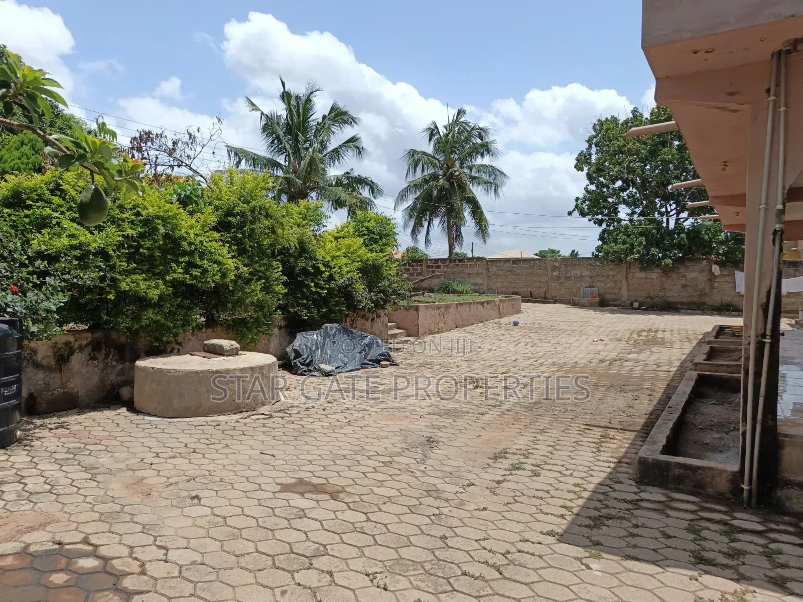 7bdrm House in Atonsu Esereso (, Kumasi Metropolitan for sale