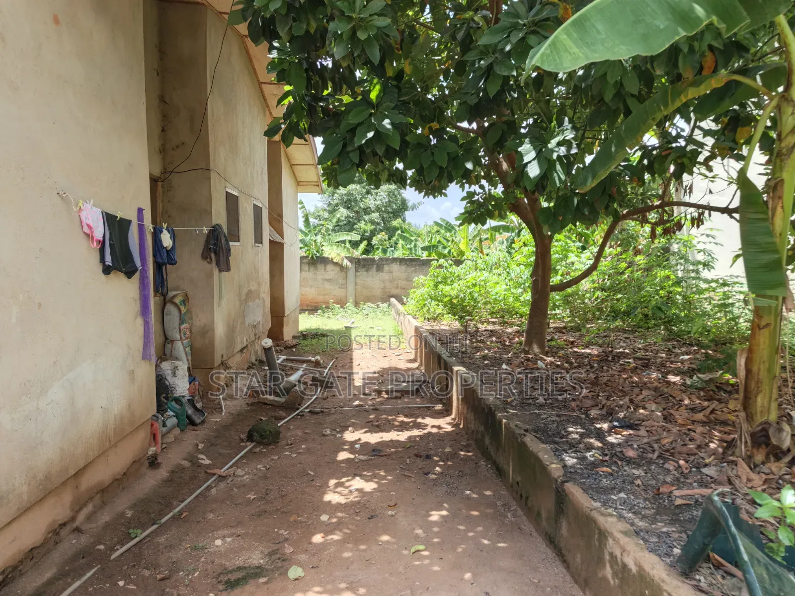 7bdrm House in Atonsu Esereso (, Kumasi Metropolitan for sale